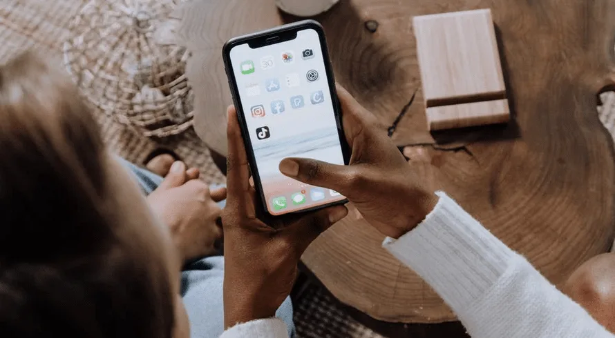 The Top 5 Reasons to Use Social Media